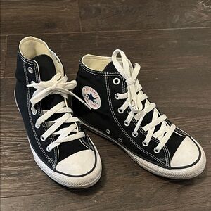Converse chuck Taylor Black and White Kids US 3 High Top Sneakers, like new